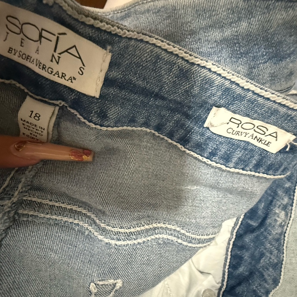 Sofia by Sofia Vergara Light Blue Ankle Jeans